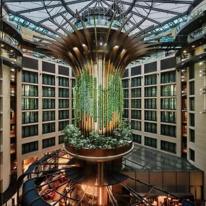 Radisson Collection Hotel, Ξενοδοχείο